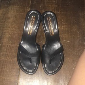 Amazing condition Donald J Pliner Wedges!!!